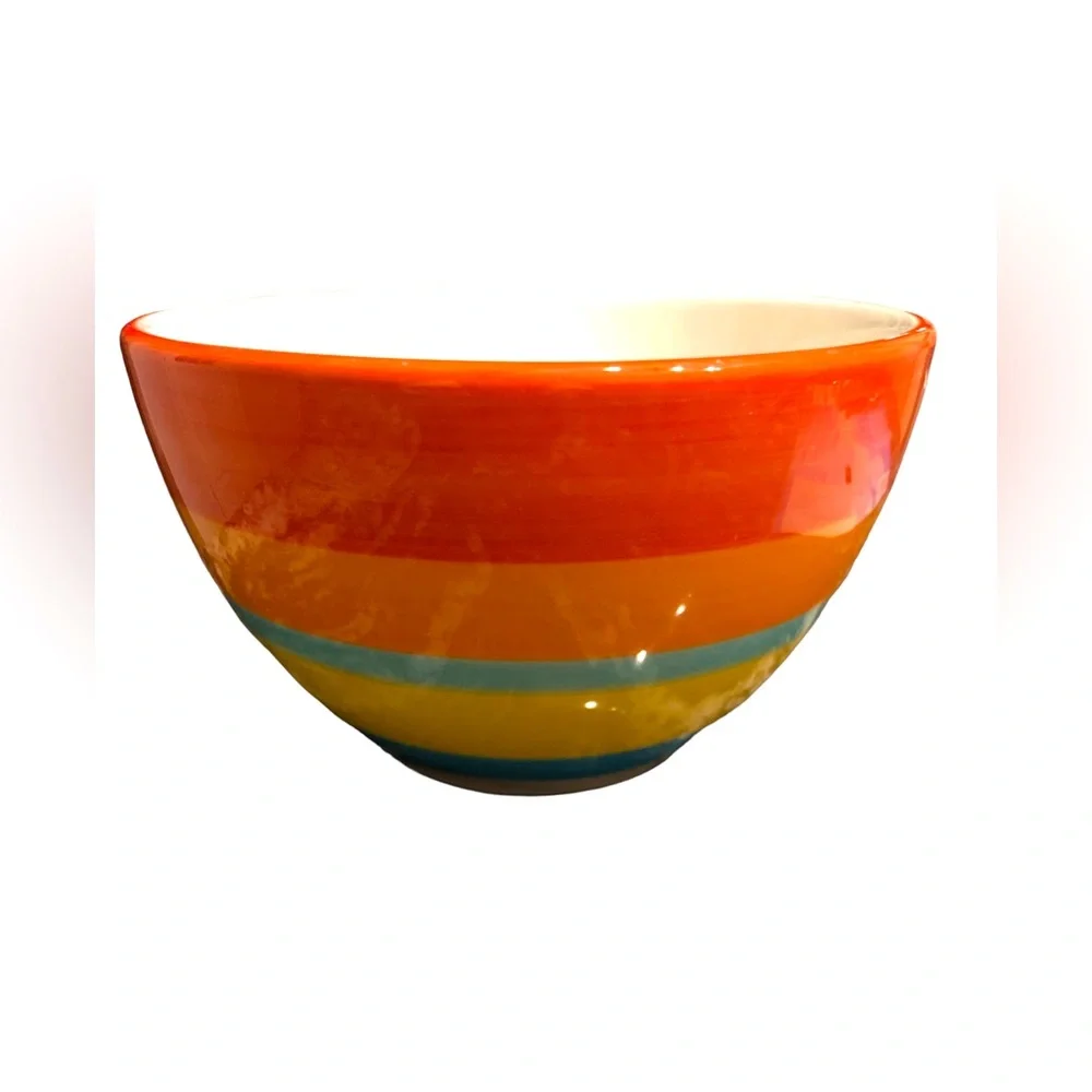 Gorgeous crate & Barrel vintage mixing bowl